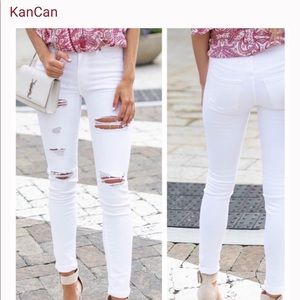 NWOT Sz9 / 28 KanCan White Distressed Skinny Jeans